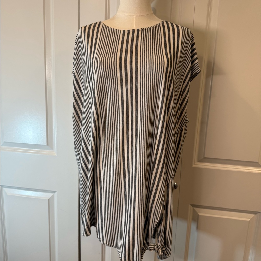 Black and White Tunic 2X